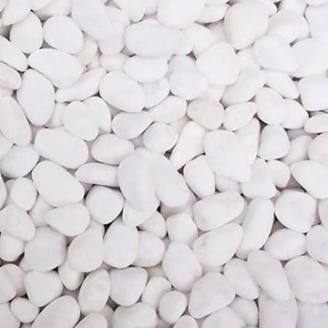 Prirodni beli kameni obluci prečnika 2–4 cm u pakovanju od 20 kg za uređenje bašte