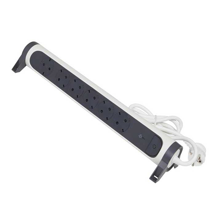 Slika Produžni kabl BLOK sa 6 utičnica 2P+E 1.5 m sa zaštitom Legrand 694509